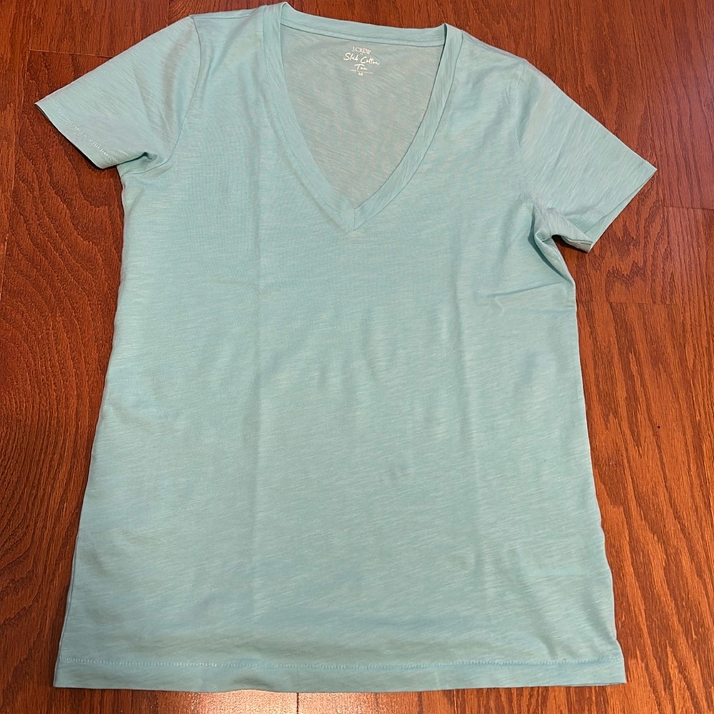 [Brand New with Tag] Jcrew Slub Cotton VNeck Tee Light Blue Sz.M